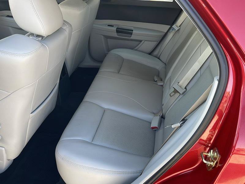 Used 2006 Chrysler 300 C RWD image 33