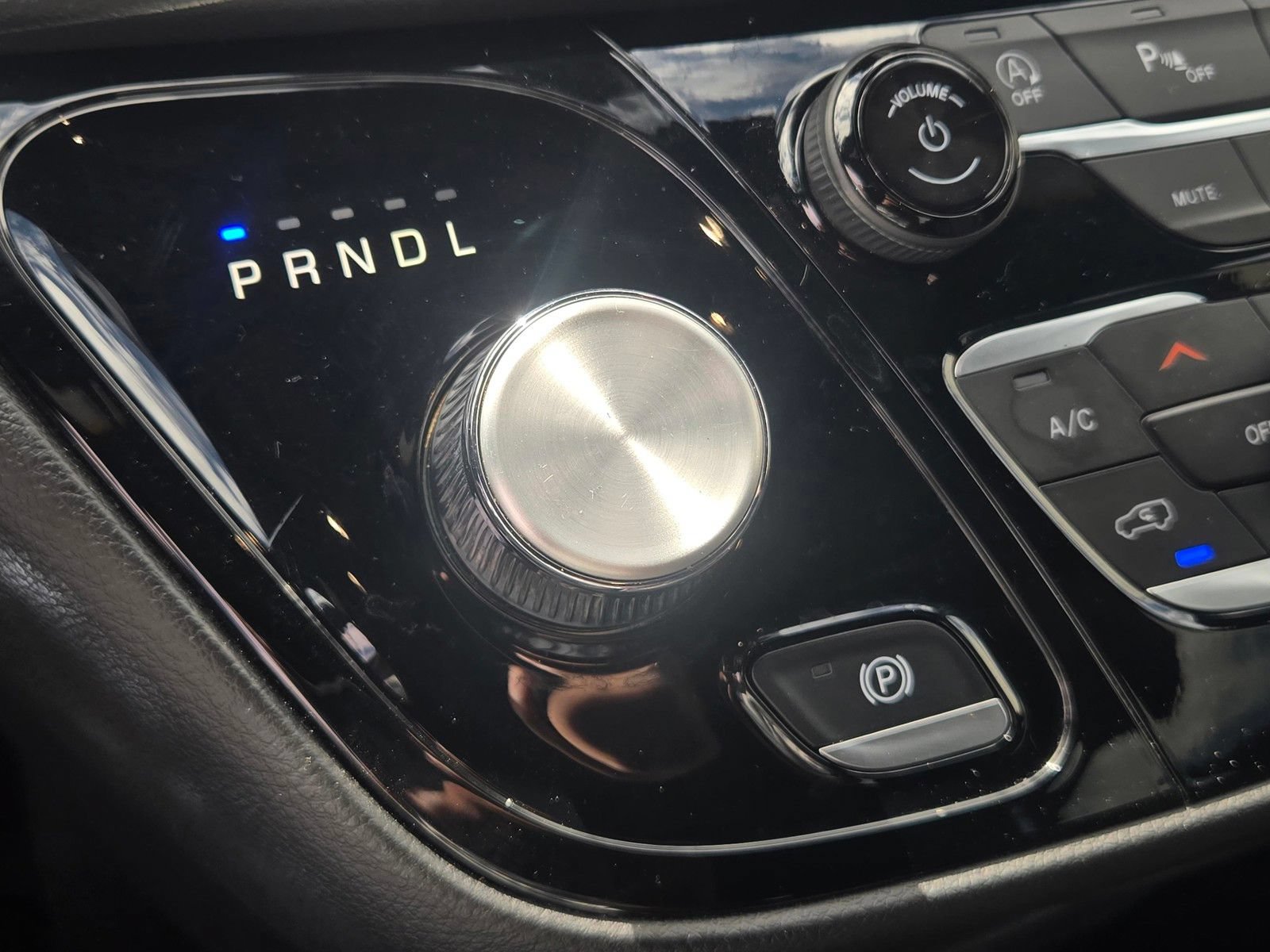 Used 2025 Chrysler Pacifica Select FWD image 25