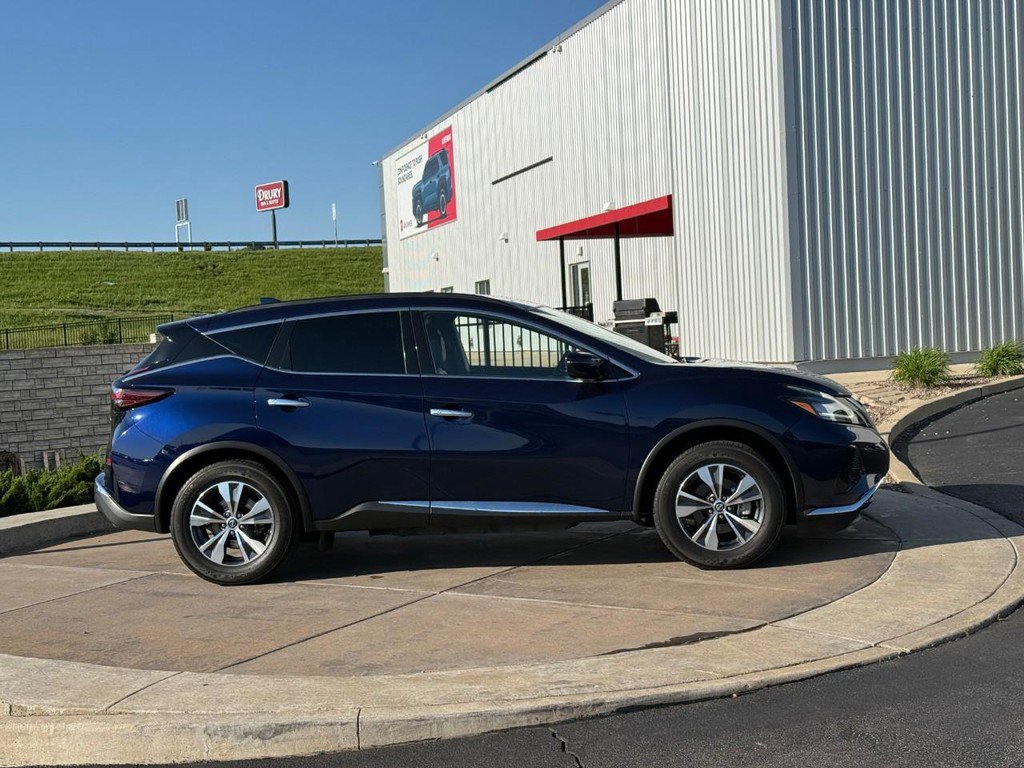 Used 2023 Nissan Murano SV AWD/4WD image 2