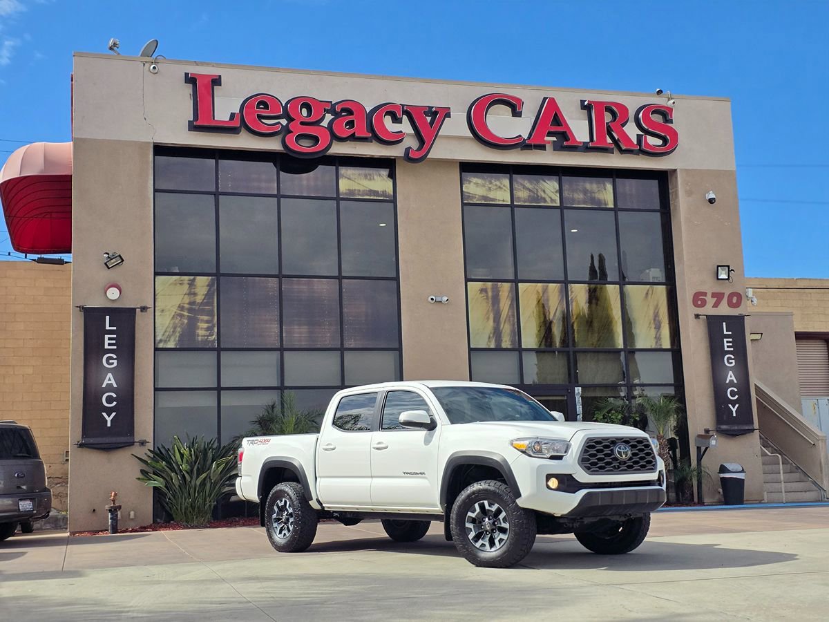 Used 2022 Toyota Tacoma TRD Off-Road w/ Technology Package AWD/4WD image 2