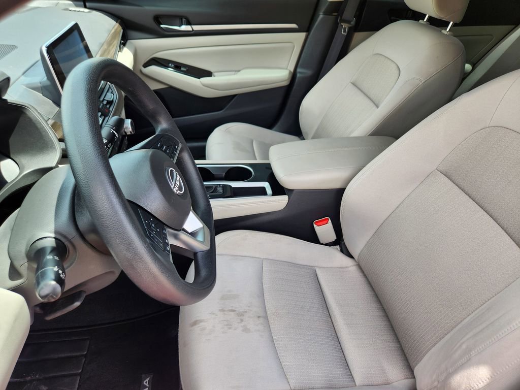 Used 2023 Nissan Altima 2.5 SV FWD image 11
