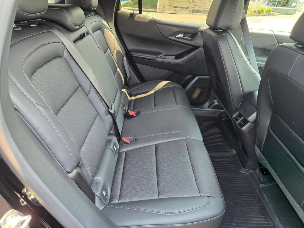 New 2027 Chevrolet Equinox LT w/ Convenience Package II AWD/4WD image 7