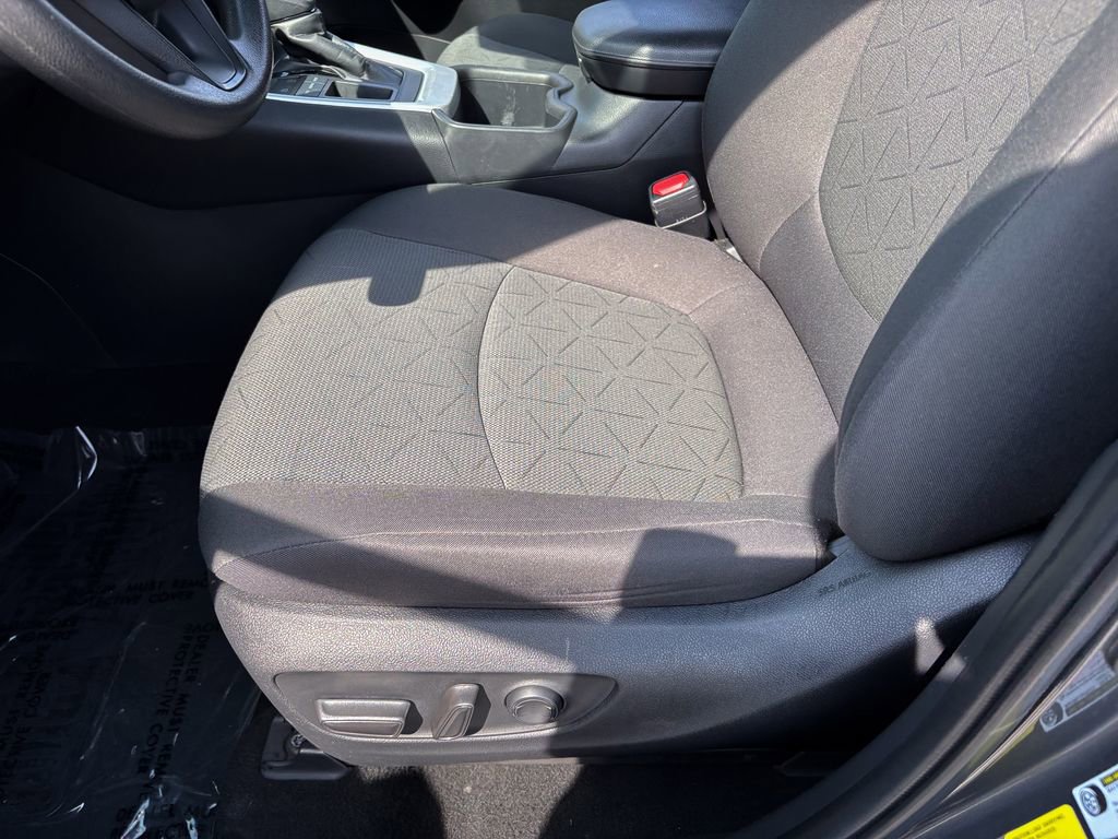 Used 2024 Toyota RAV4 XLE image 19