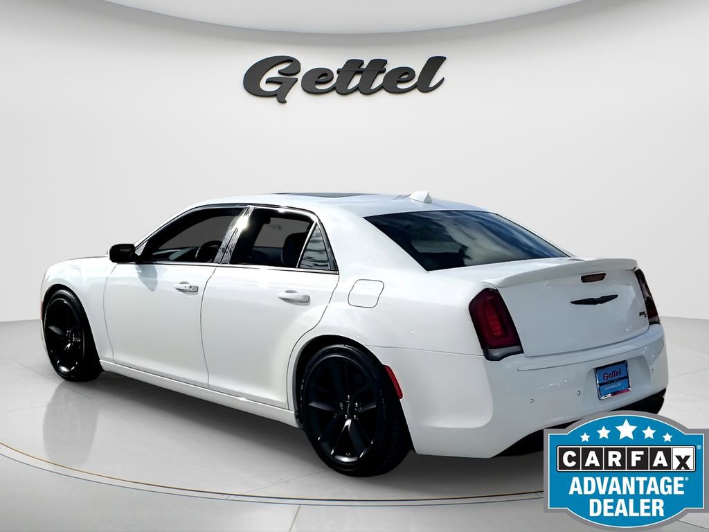 Used 2023 Chrysler 300 C image 7