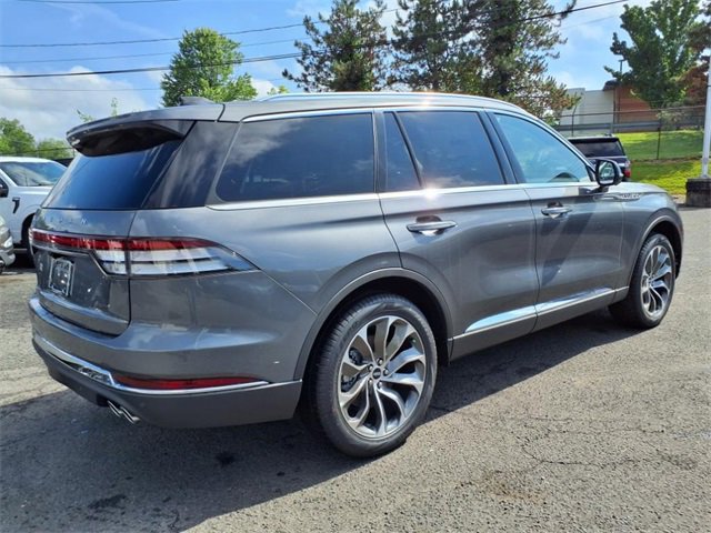 New 2025 Lincoln Aviator Reserve w/ Illumination Package image 4