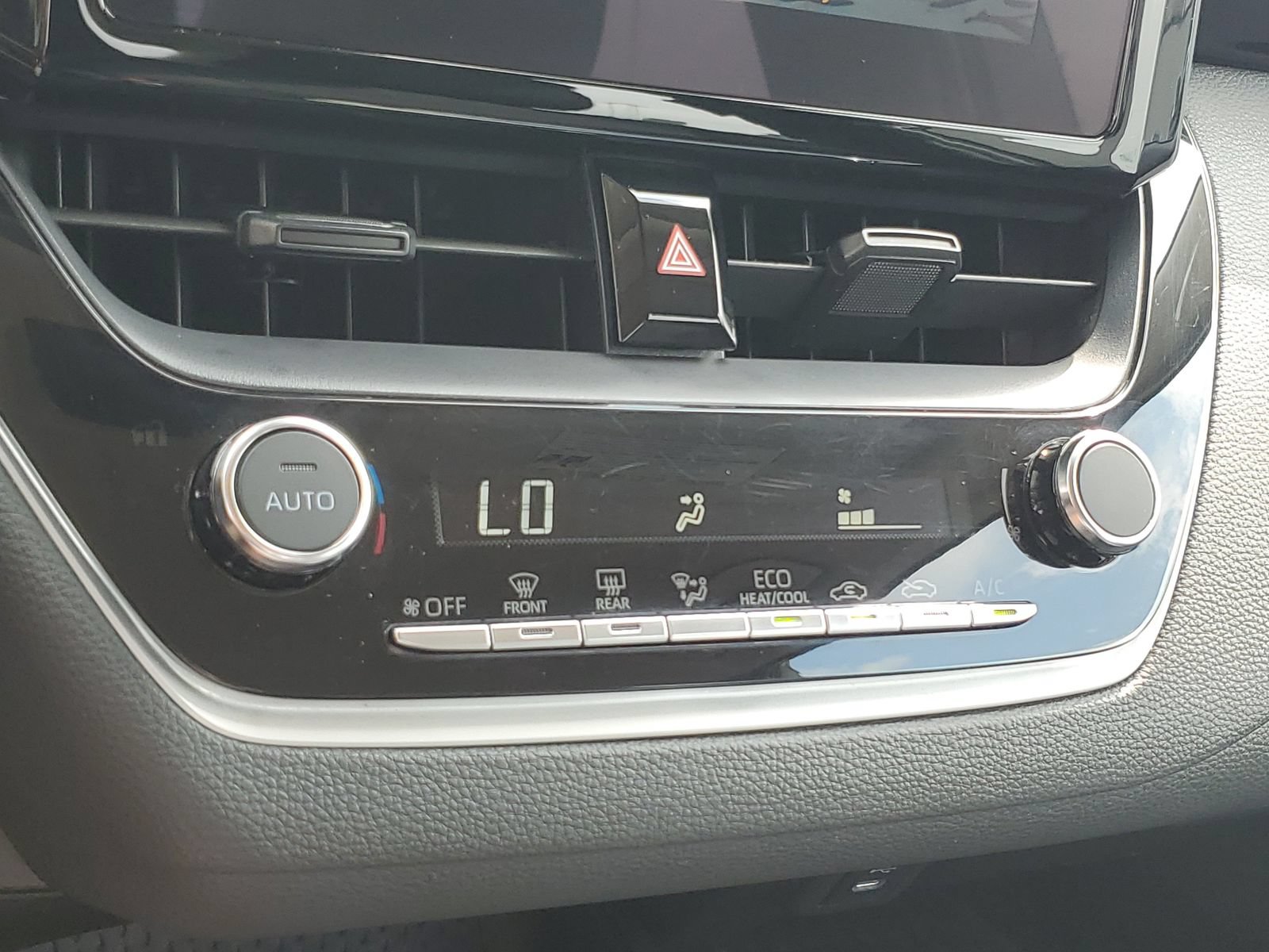 Certified 2024 Toyota Corolla LE FWD image 28