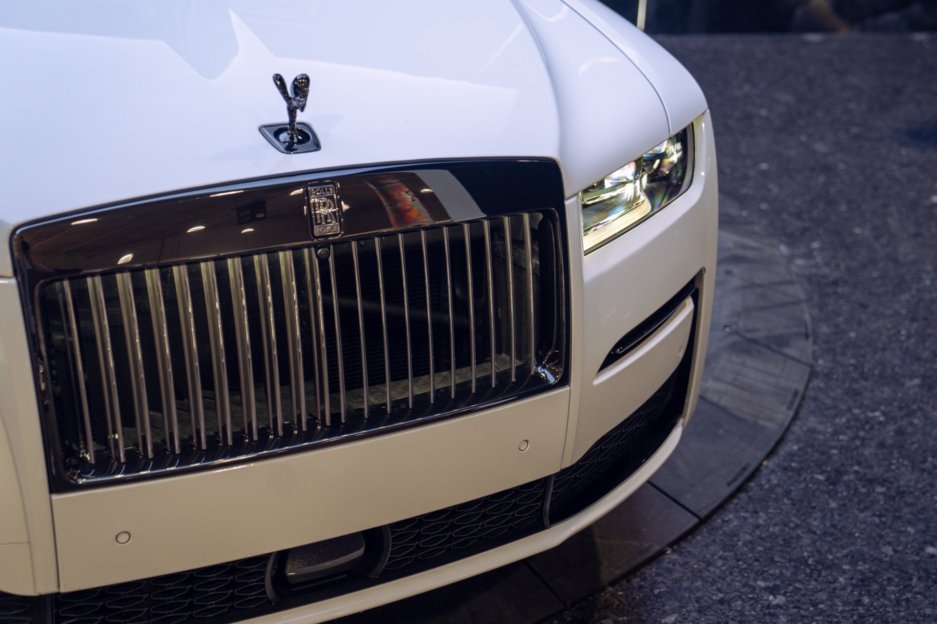Used 2022 Rolls-Royce Ghost Black Badge AWD/4WD image 12
