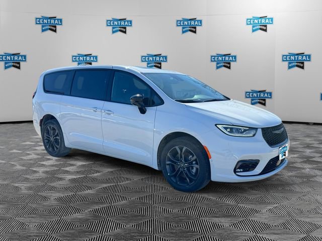 New 2026 Chrysler Pacifica Select image 7