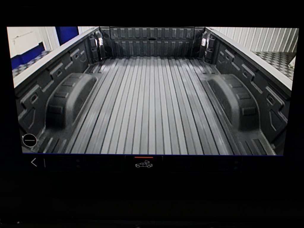 Used 2024 GMC Sierra 2500 AT4 image 23