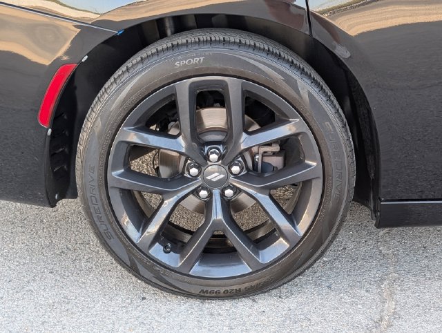 Used 2020 Dodge Charger SXT w/ Driver Convenience Group RWD image 3