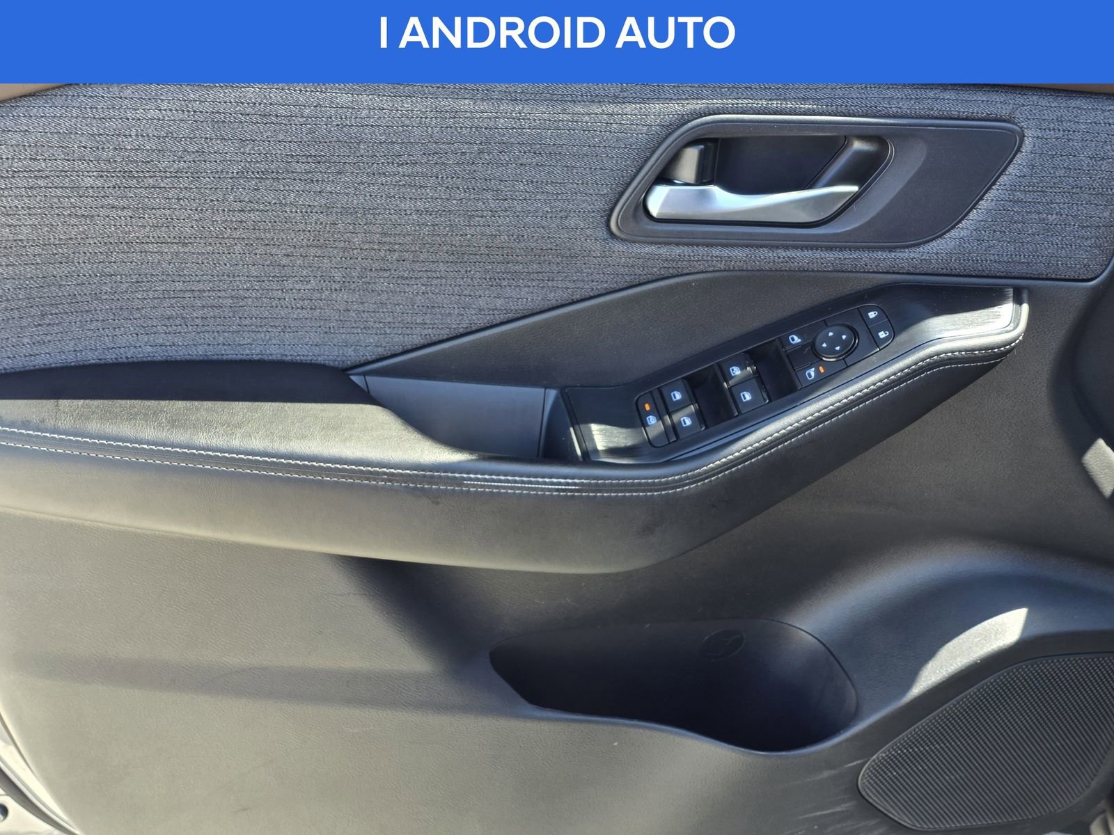 Used 2023 Nissan Rogue SV image 15