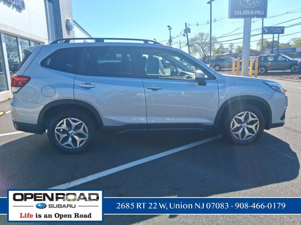 Used 2023 Subaru Forester Premium AWD/4WD image 8