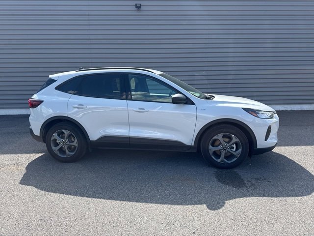 New 2025 Ford Escape ST-Line w/ Equipment Group 301A image 2