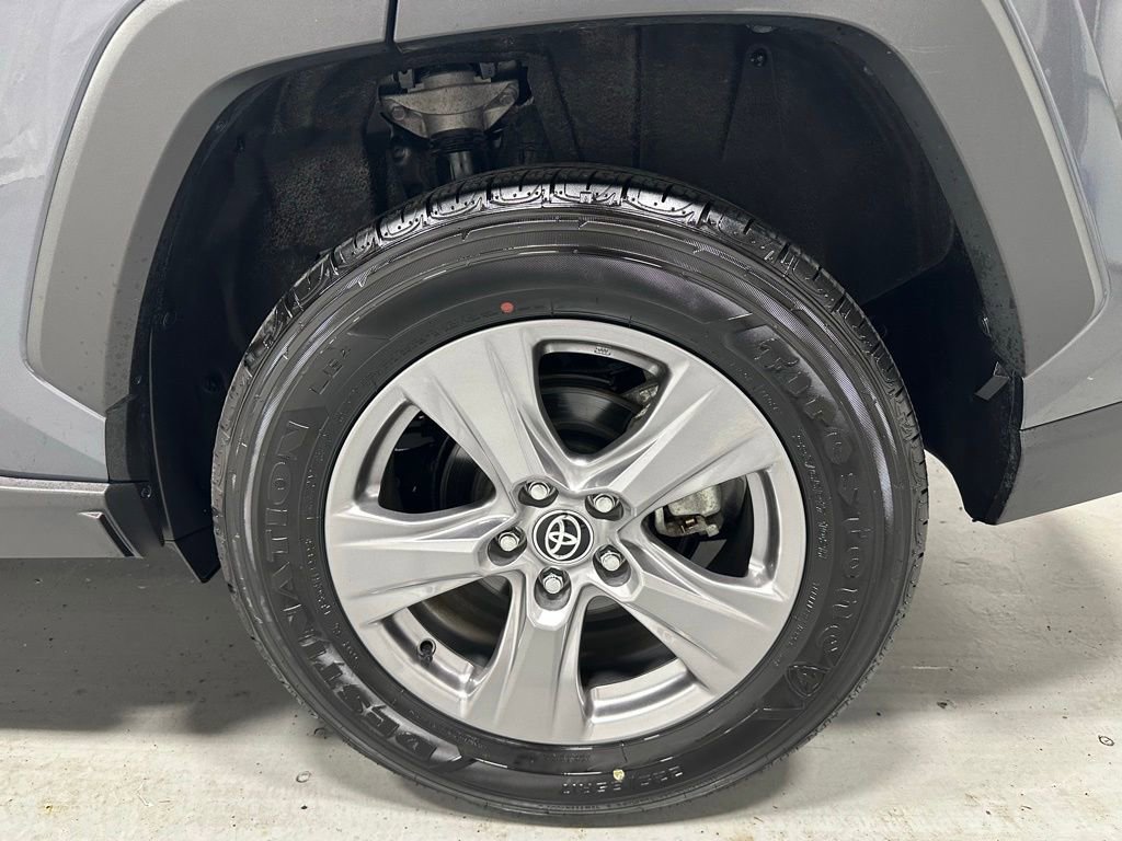 Used 2025 Toyota RAV4 XLE AWD/4WD image 60