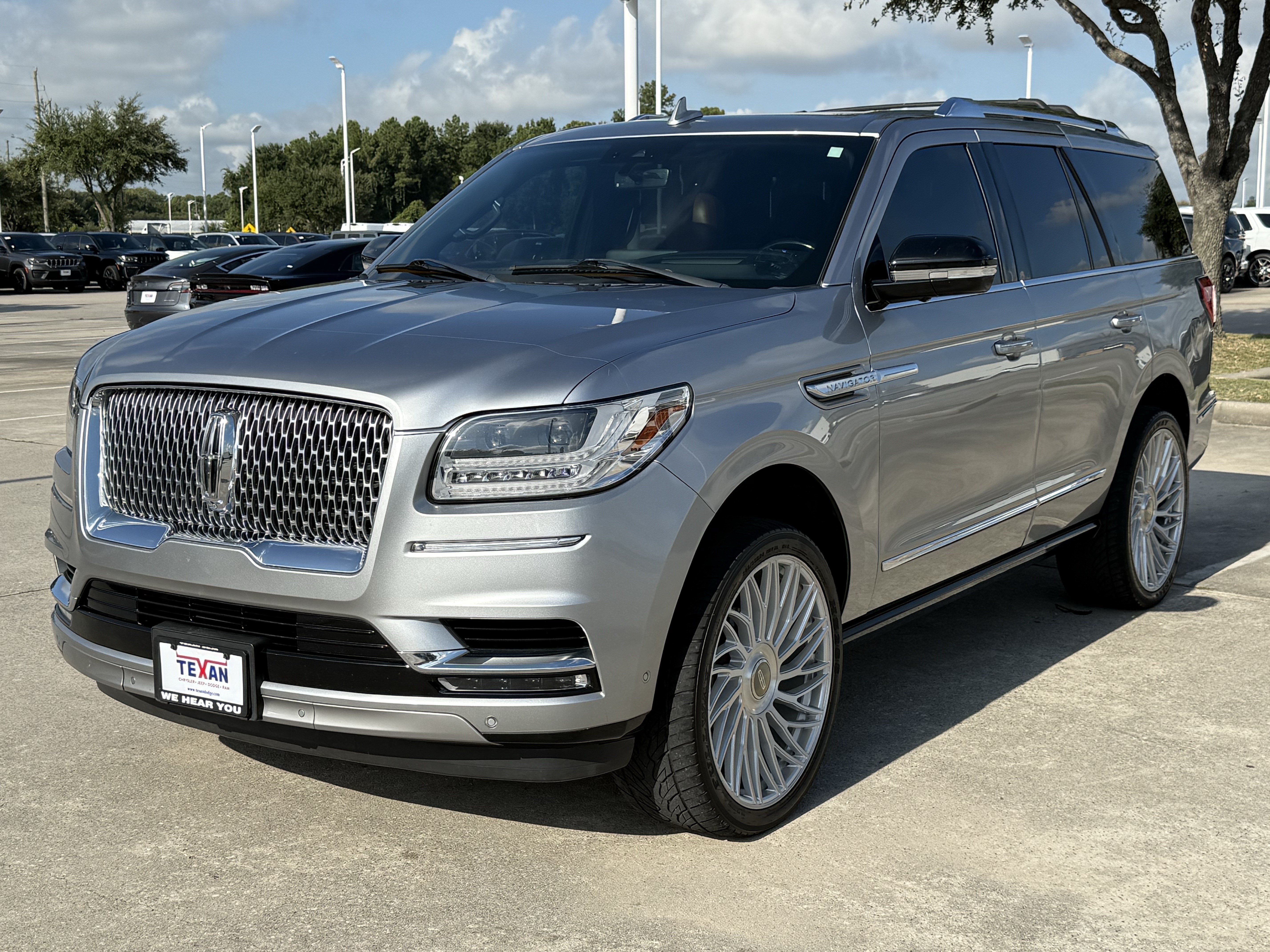 Used 2021 Lincoln Navigator Reserve w/ Luxury Package RWD image 9