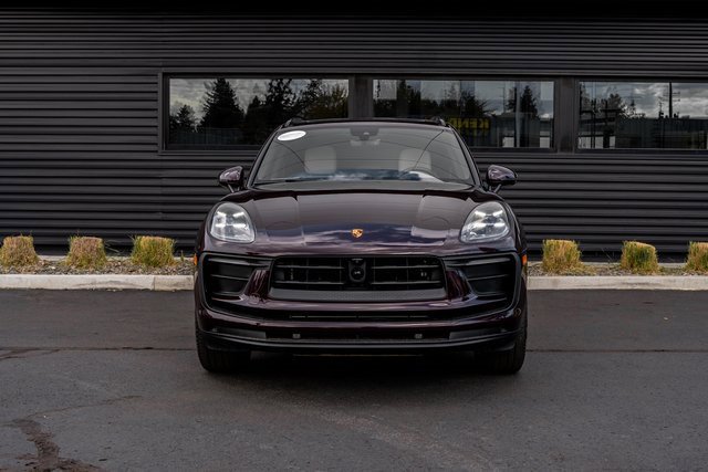 Used 2023 Porsche Macan w/ Premium Package Plus image 6