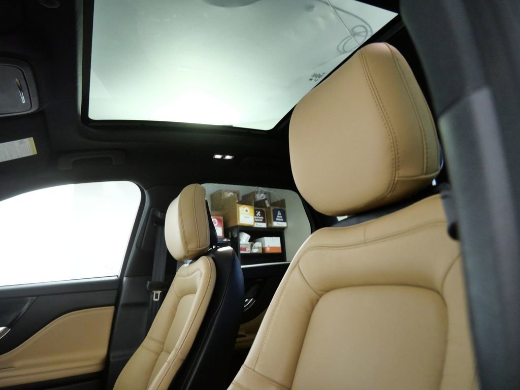 Certified 2022 Lincoln Corsair Reserve w/ Equipment Group 201A image 19