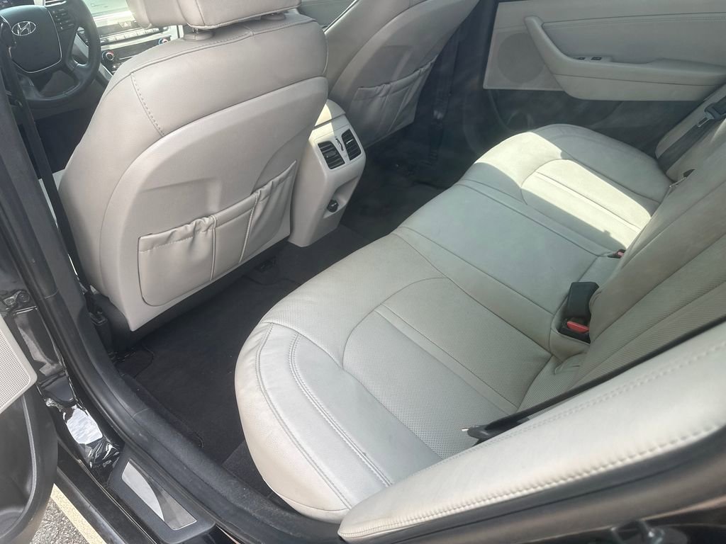 Used 2017 Hyundai Sonata Limited w/ Ultimate Package 04 FWD image 19