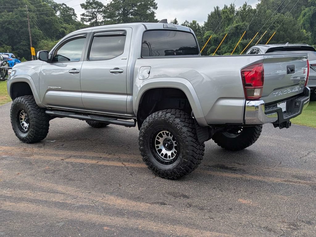 Used 2021 Toyota Tacoma SR5 RWD image 4