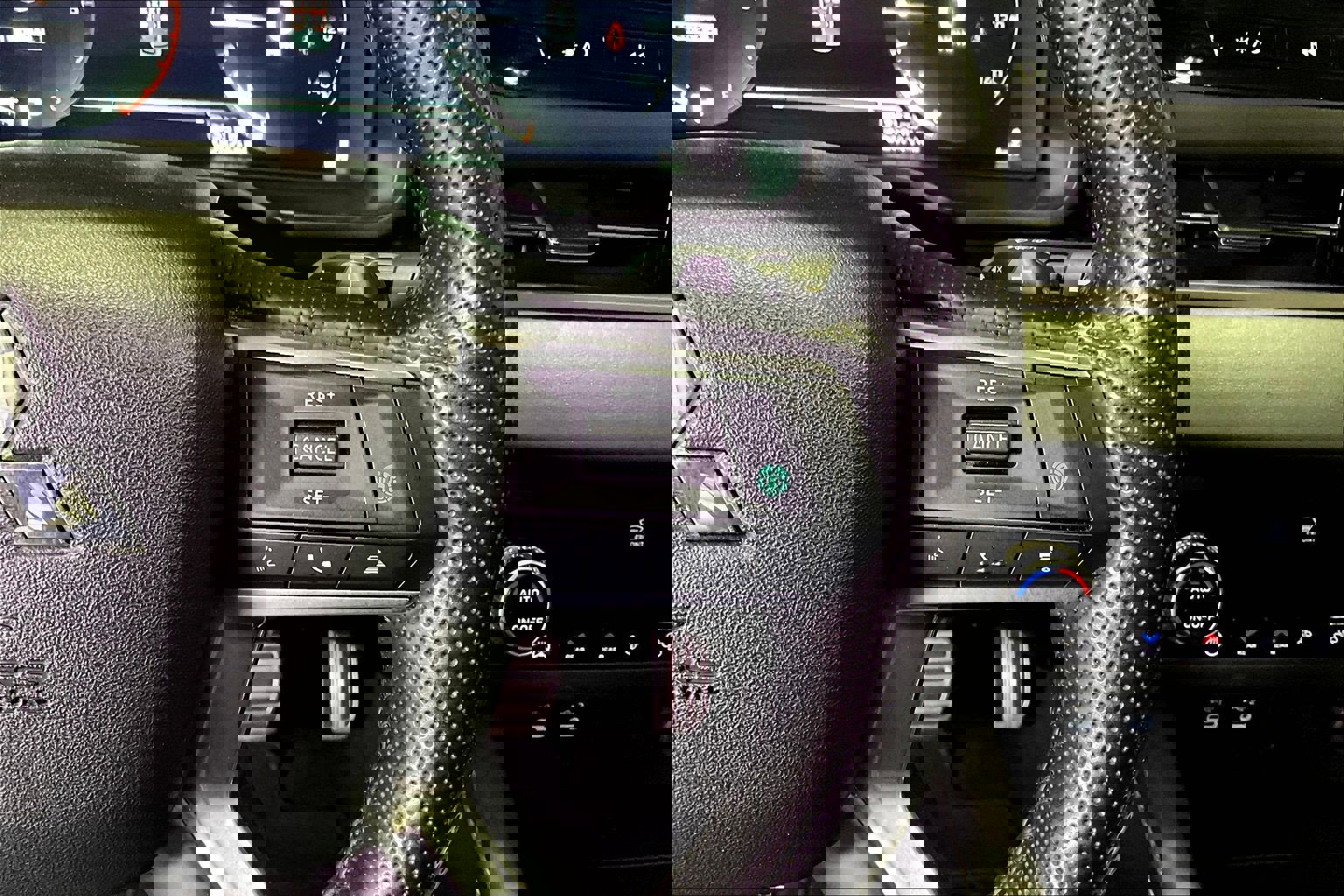 Used 2025 Mitsubishi Outlander SEL image 12