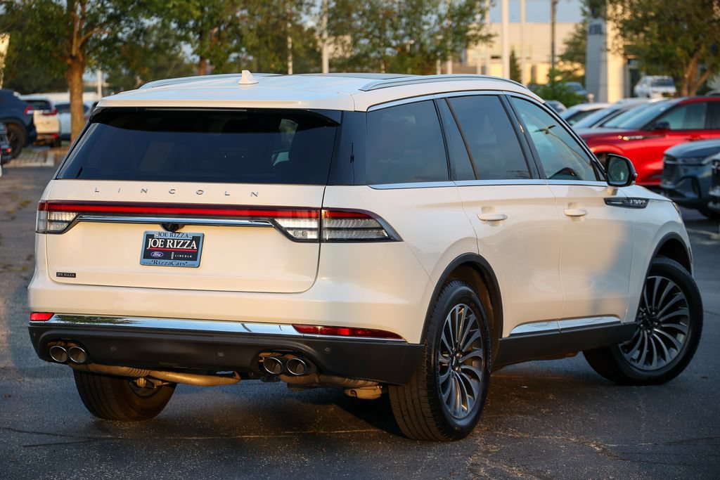 Used 2022 Lincoln Aviator AWD w/ Premium Package image 3