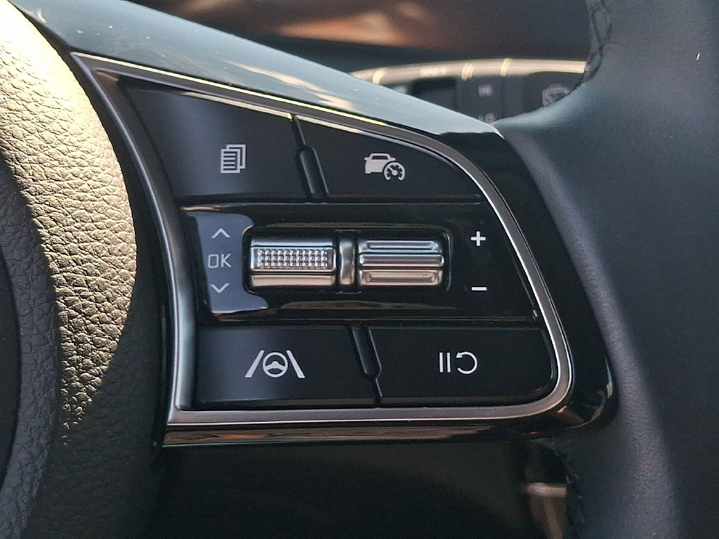 Certified 2024 Kia Seltos X-Line AWD/4WD image 17