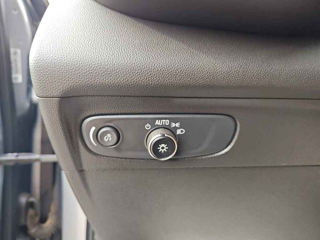Used 2021 Buick Envision Essence w/ Sport Touring Package AWD/4WD image 27