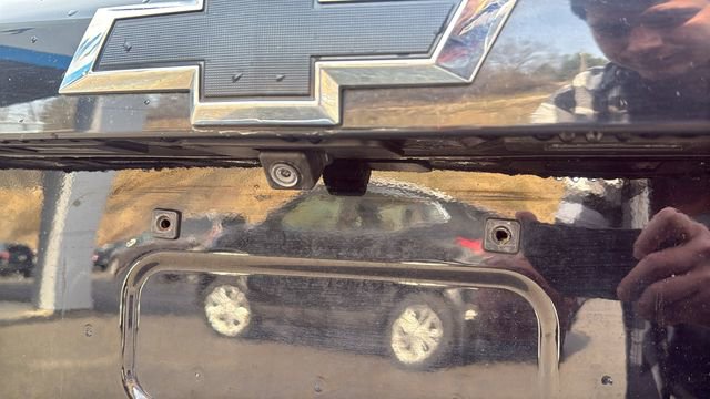 Used 2017 Chevrolet Suburban Premier image 11