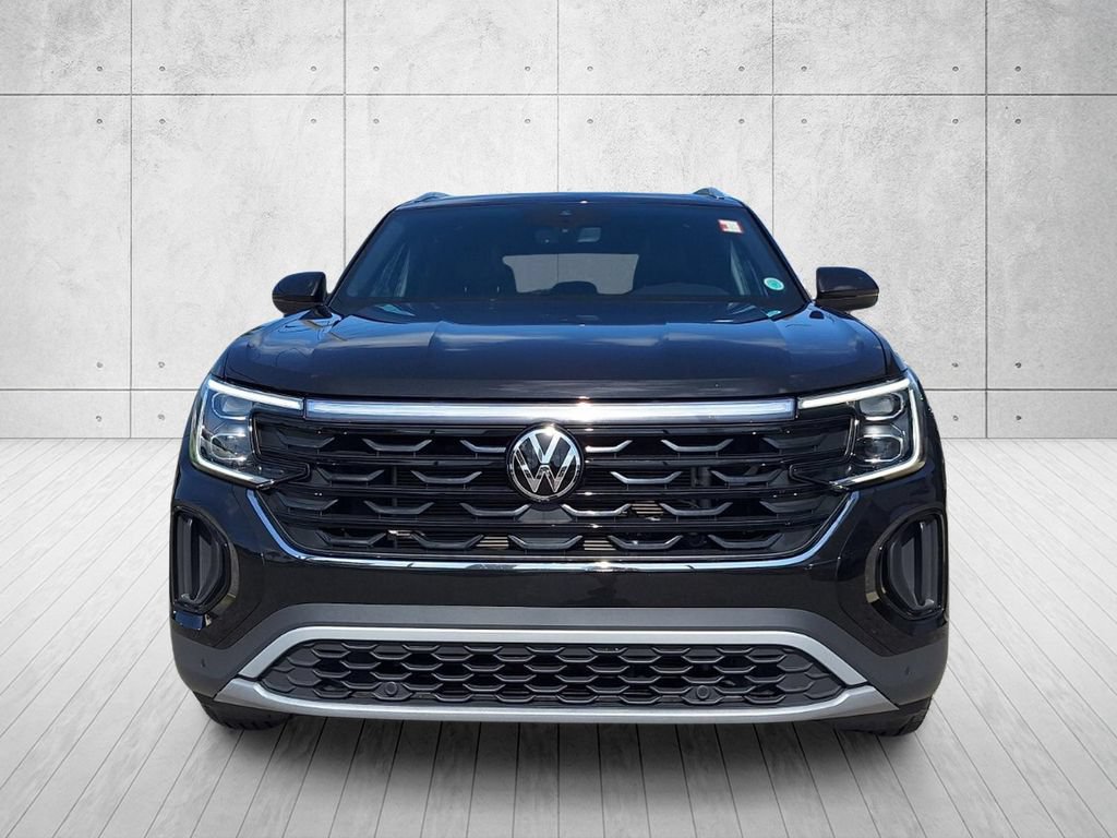 Used 2024 Volkswagen Atlas Cross Sport SE FWD image 2