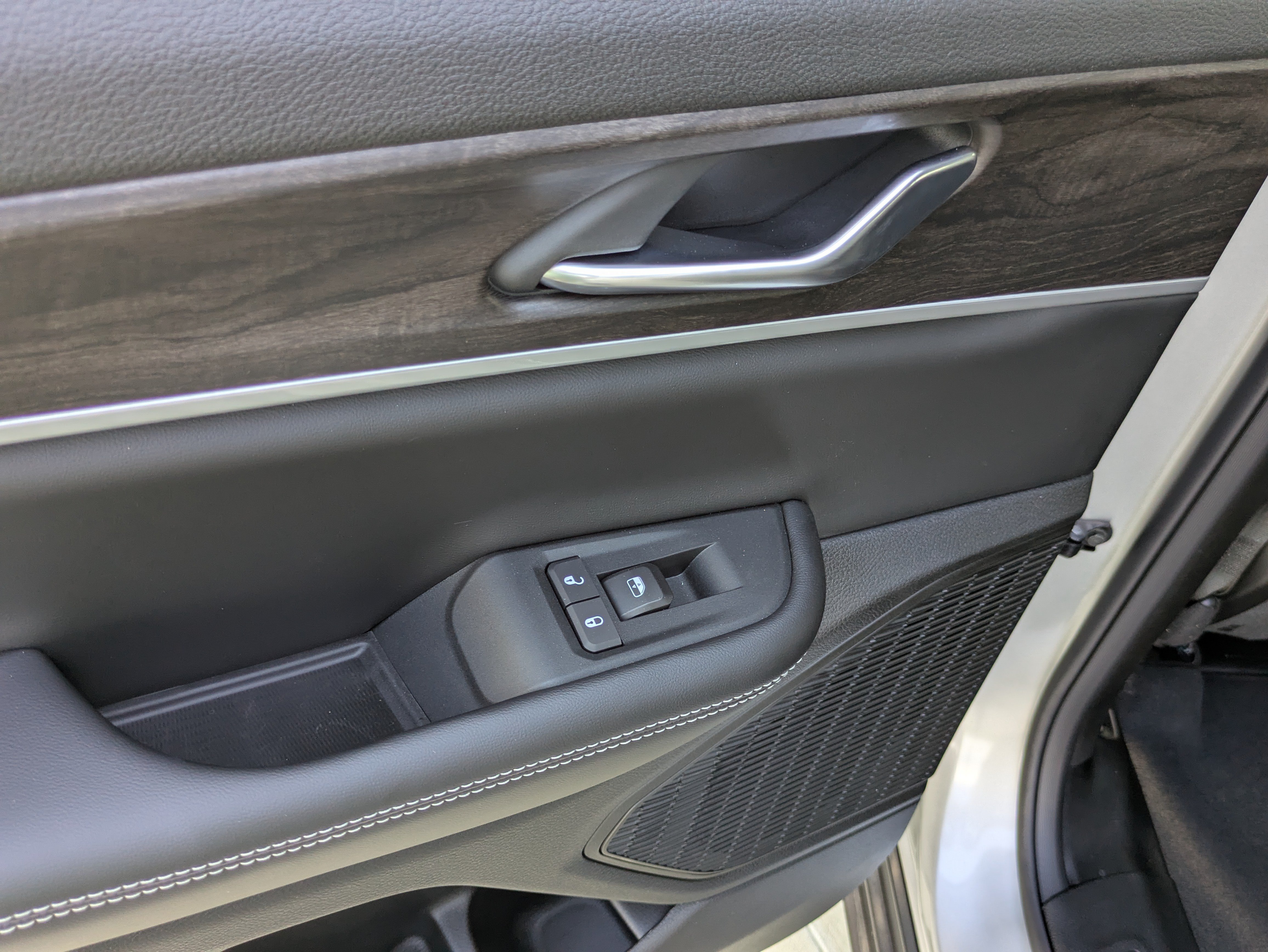 New 2026 Jeep Grand Cherokee Altitude RWD image 14