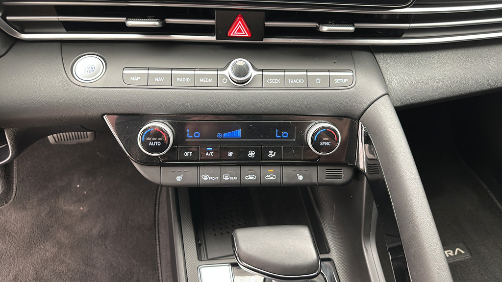 Used 2023 Hyundai Elantra SEL w/ Convenience Package FWD image 17