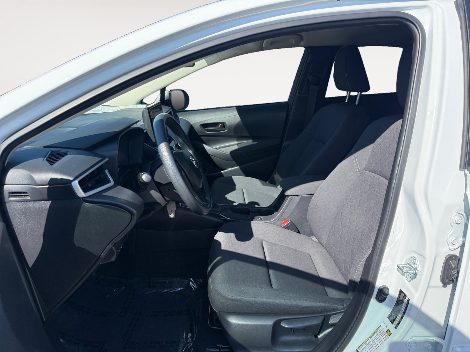 Used 2025 Toyota Corolla LE FWD image 10