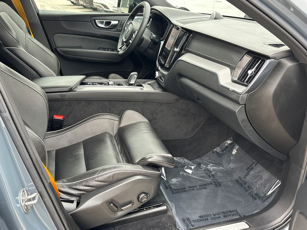 Used 2022 Volvo XC60 T8 Polestar image 12