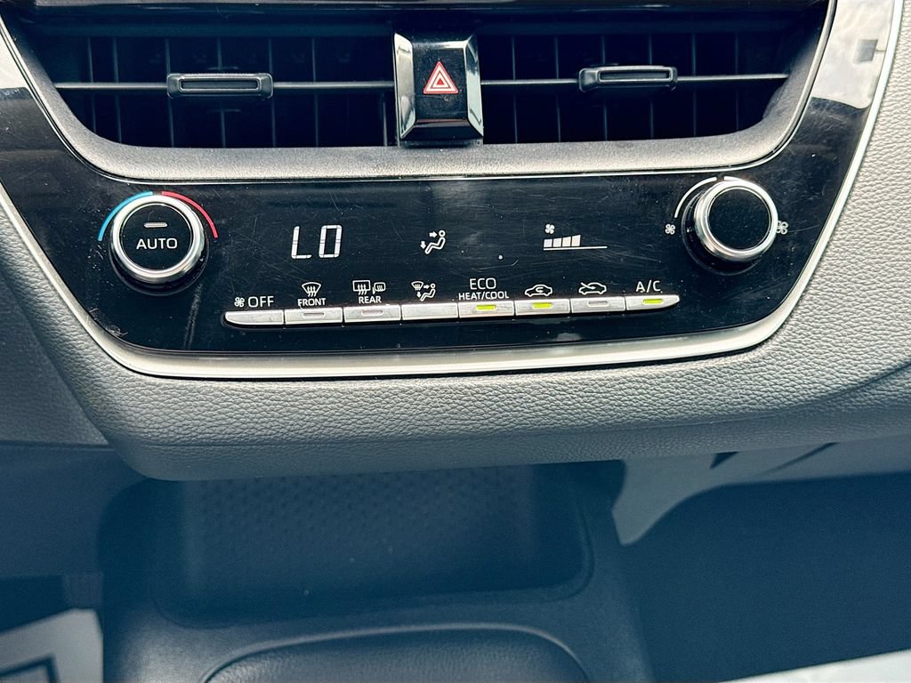 Used 2021 Toyota Corolla LE FWD image 31