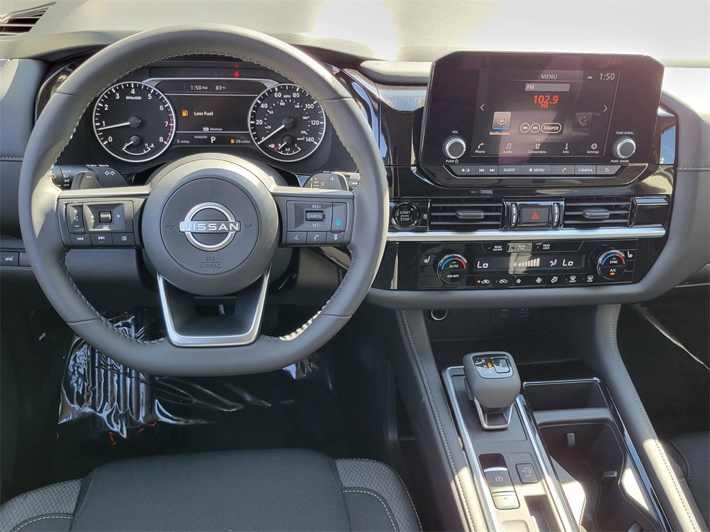 New 2025 Nissan Pathfinder SV image 5