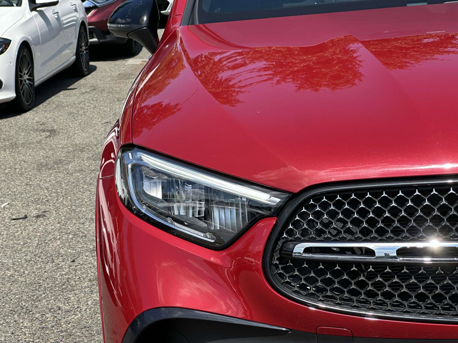 Used 2024 Mercedes-Benz GLC 300 4MATIC w/ AMG Line image 9