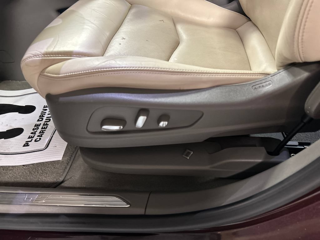 Used 2018 Cadillac XT5 Luxury w/ Driver Awareness Package FWD image 13