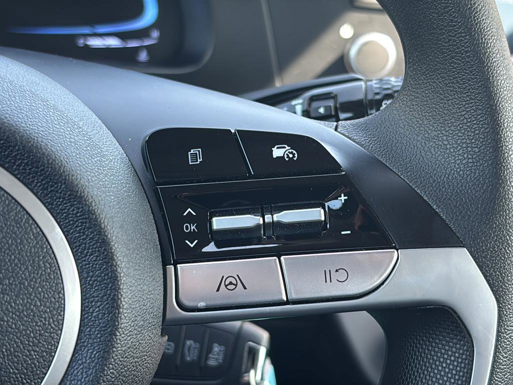 Certified 2025 Hyundai Elantra SE FWD image 27