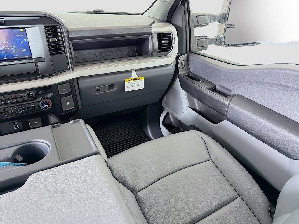 New 2026 Ford F250 XL w/ XL Chrome Package AWD/4WD image 23