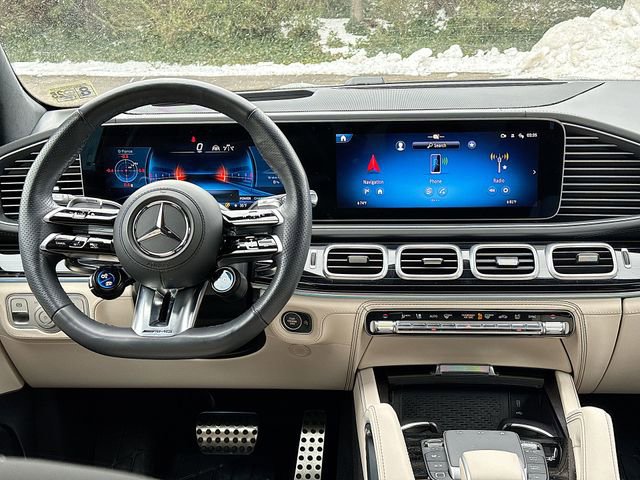 Used 2025 Mercedes-Benz GLS 63 AMG 4MATIC image 18