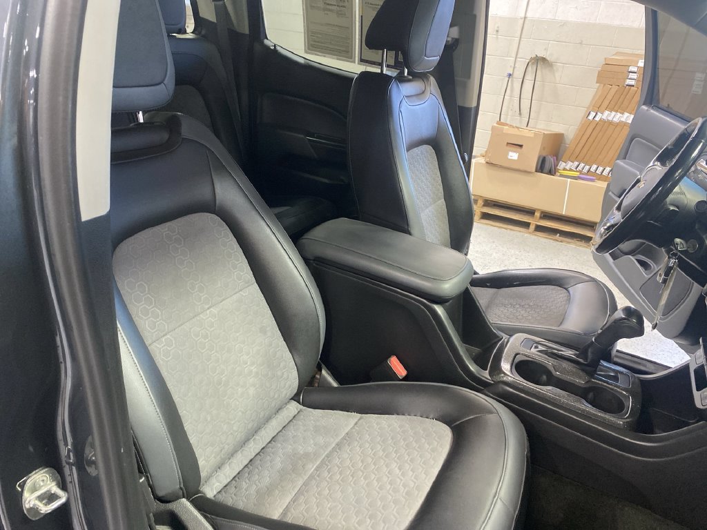 Used 2017 Chevrolet Colorado Z71 AWD/4WD image 36