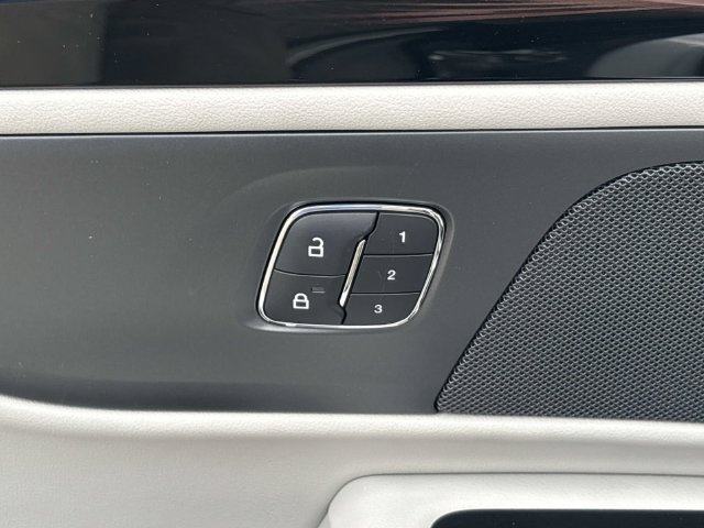 New 2026 Lincoln Nautilus Premier AWD/4WD image 19