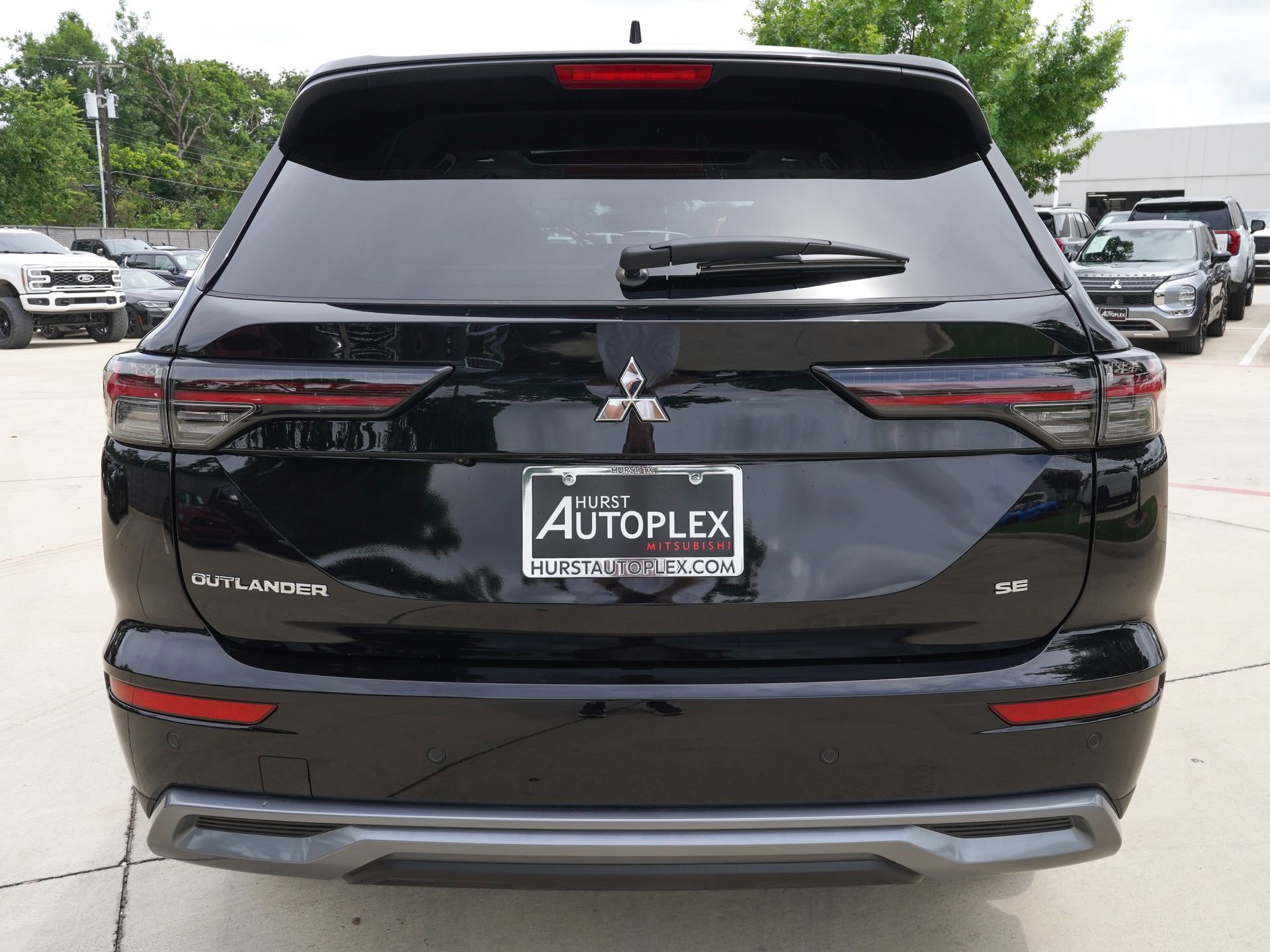 New 2026 Mitsubishi Outlander SE FWD image 4