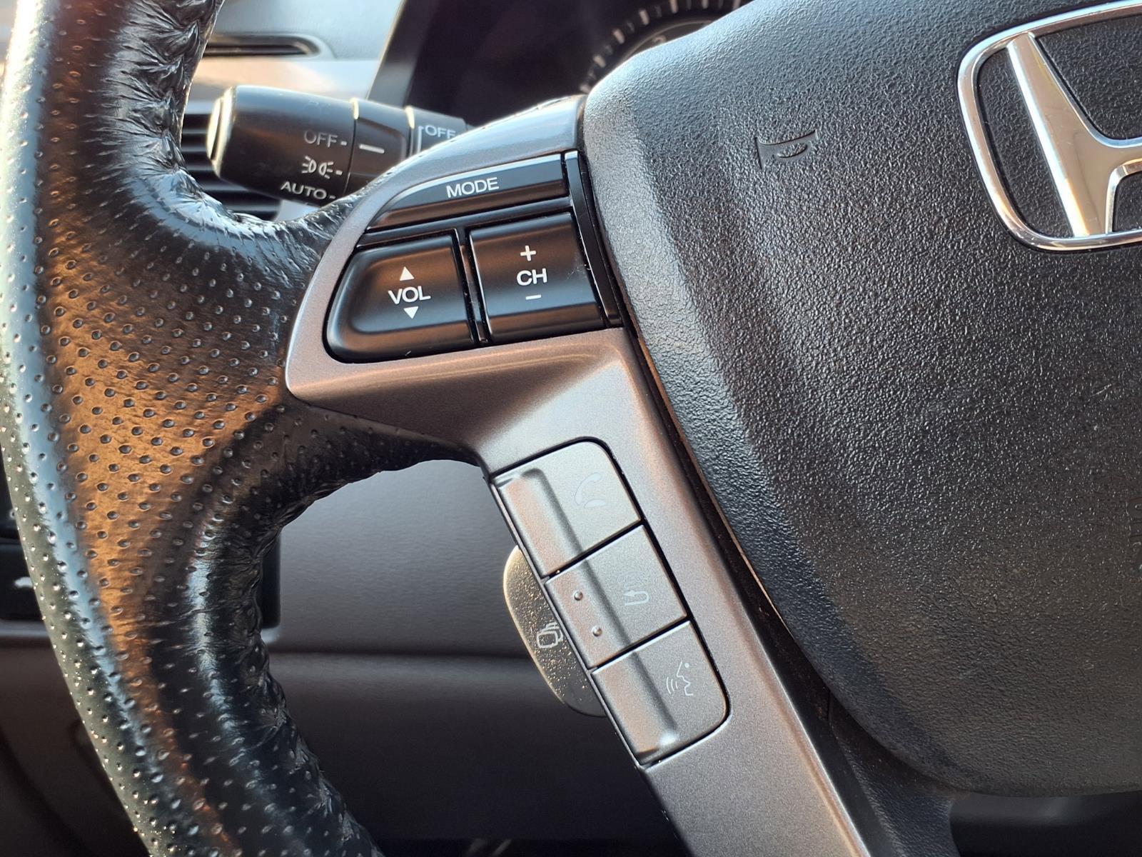 Used 2015 Honda Odyssey Touring image 14