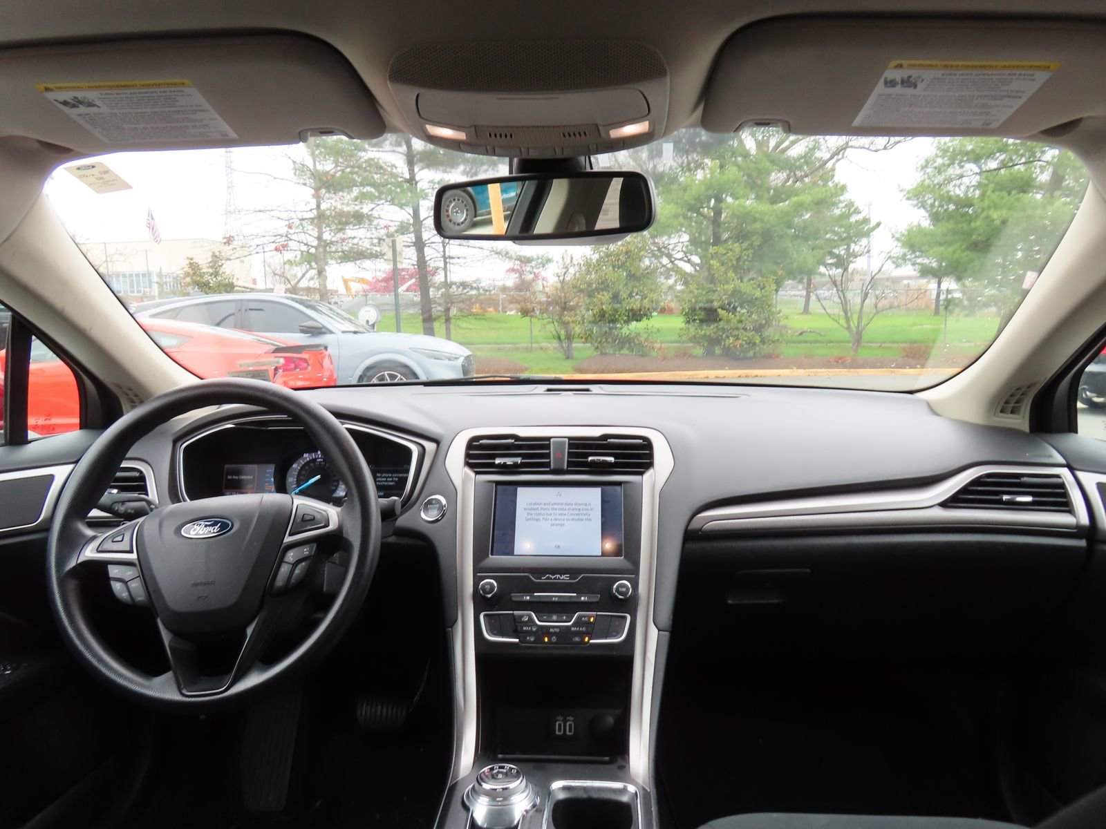 Used 2019 Ford Fusion SE image 15