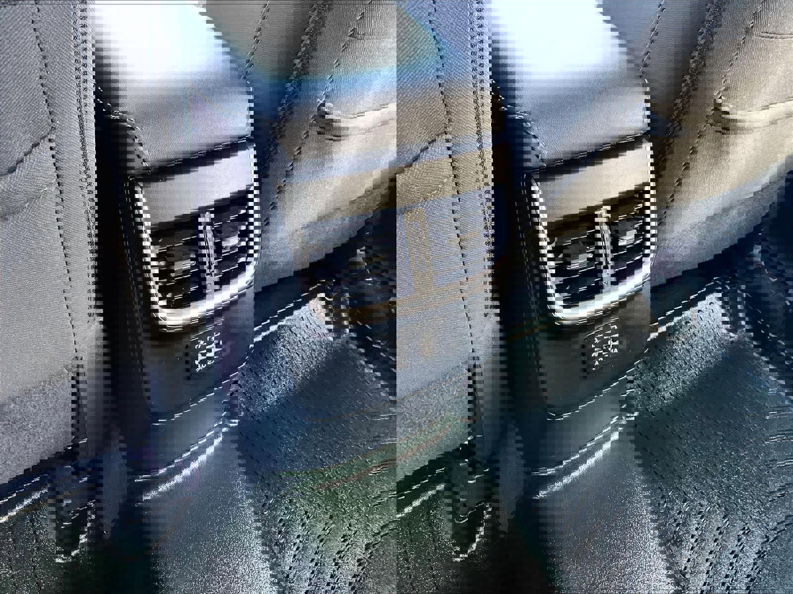 Used 2024 Subaru Outback Premium image 29