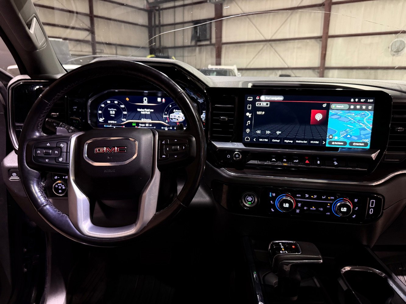 Used 2022 GMC Sierra 1500 SLT w/ SLT Convenience Package AWD/4WD image 31