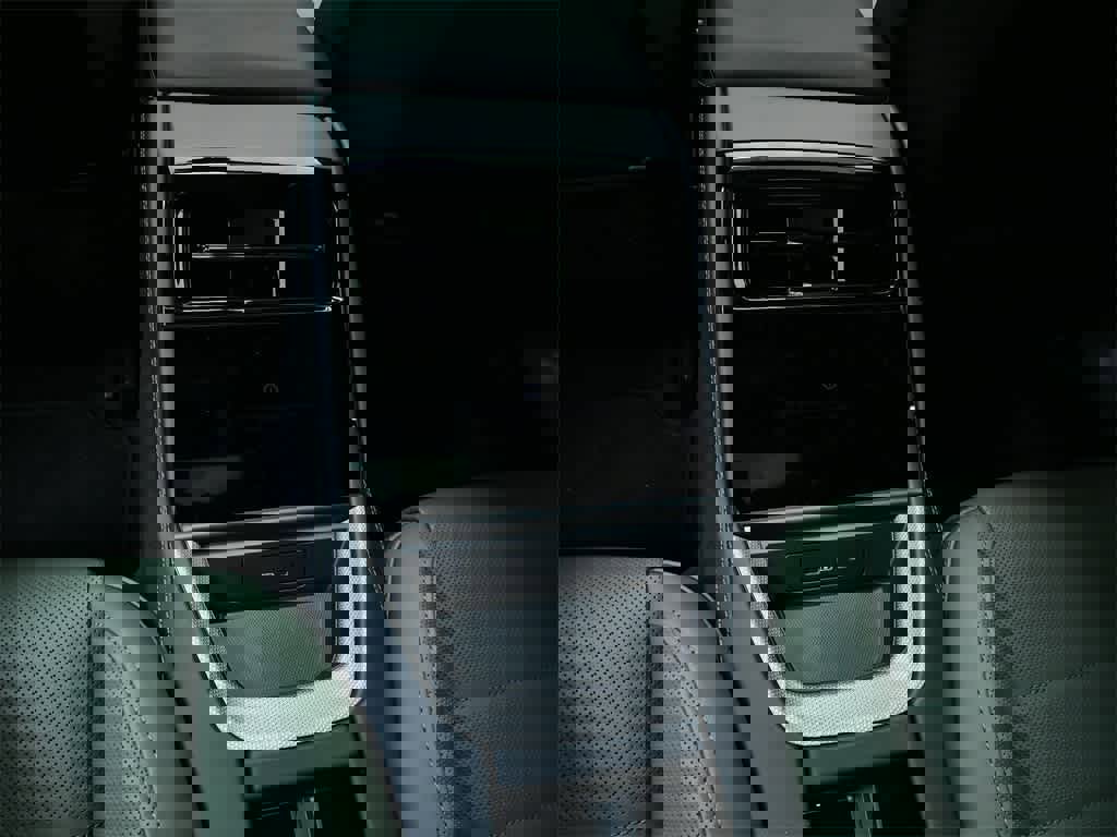 New 2025 Porsche Panamera 4 image 16