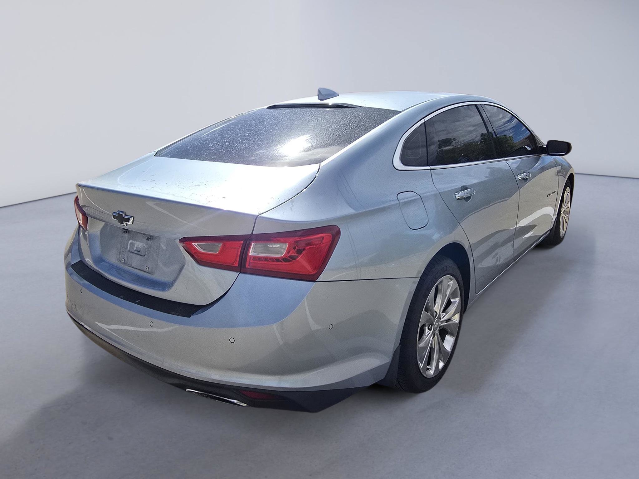 Used 2017 Chevrolet Malibu Premier w/ Driver Confidence Package FWD image 6