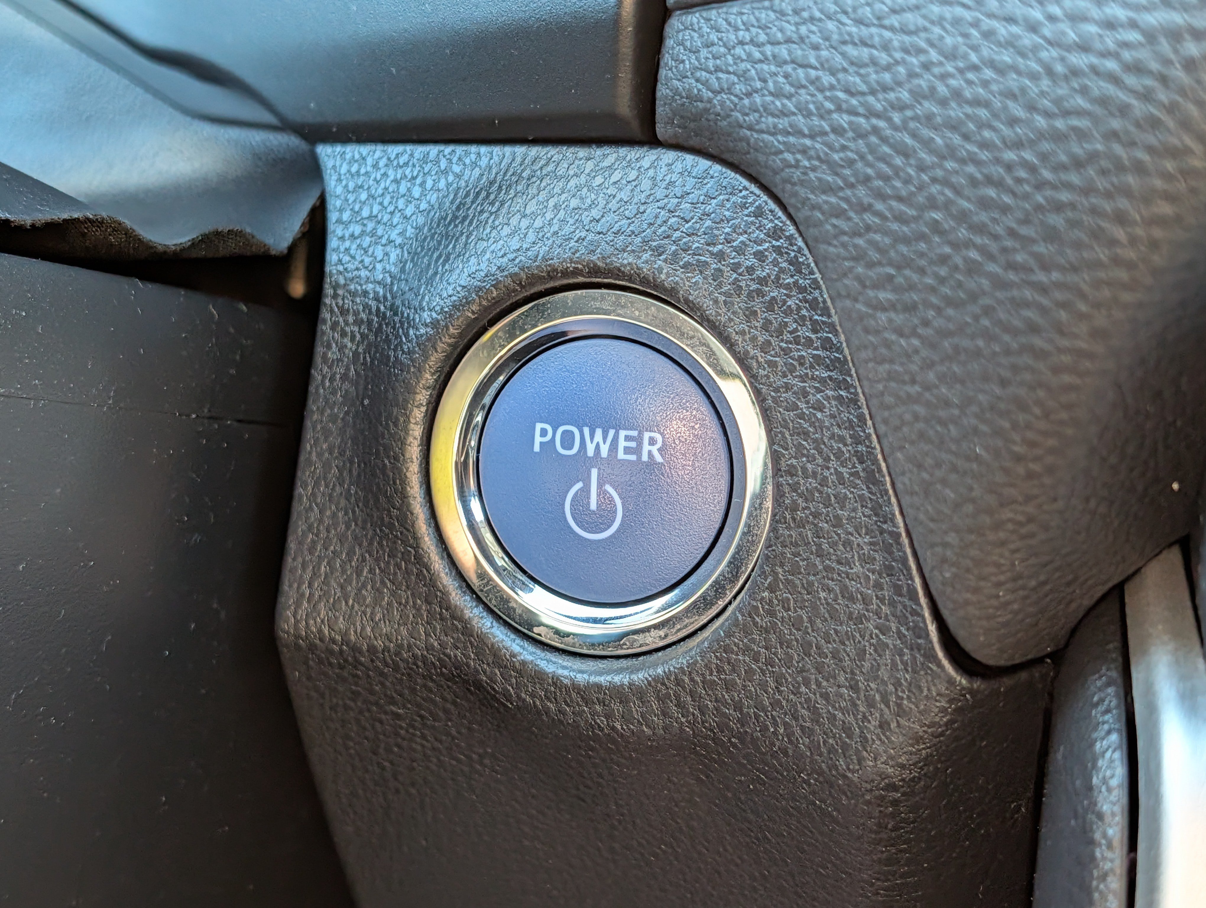 Used 2022 Toyota RAV4 Limited AWD/4WD image 31